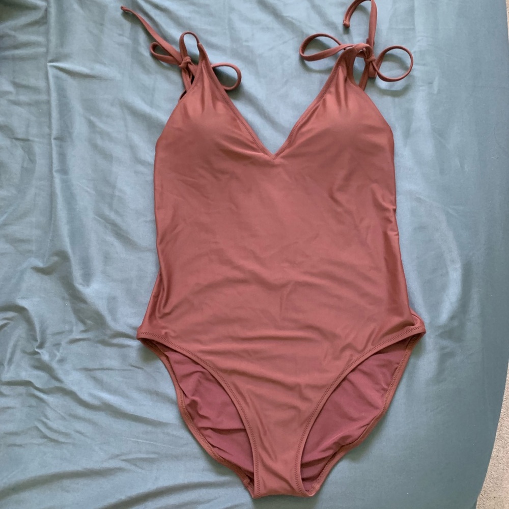 Aerie Scoop Back One Piece w/ Adjustable Straps